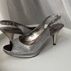 Kitten heel sparkly silver sling backs size US 9